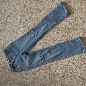 Levi's Women's High Rise Straight Jeans - Medium Wash